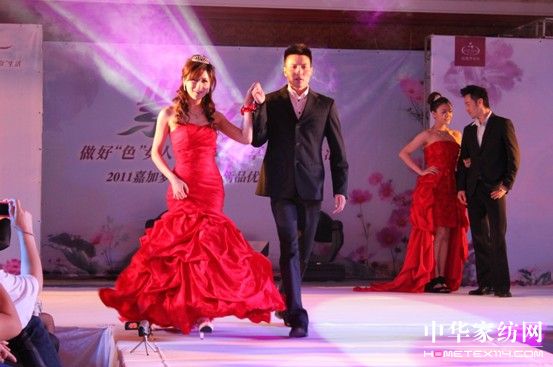 ���á�ɫ��Ů�������ܡ��ʡ�����