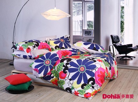 ϲ(i)ƷУɫ֮;L(fng)д