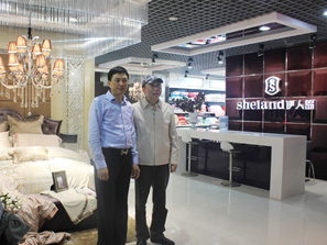 著名相聲演員馮鞏隨劇組到伊人島進(jìn)行拍攝