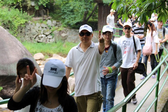 �������M(j��n)���Ӊ�(m��ng)�R�F(tu��n)�(du��)��չһ����Ӗ(x��n)�I(y��ng)֮������{��