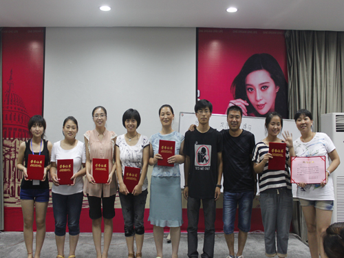 �Pʢ�Ҽ�2012�ﶬ��Ʒ��Ӗ(x��n)��(hu��)�A�M�ɹ�