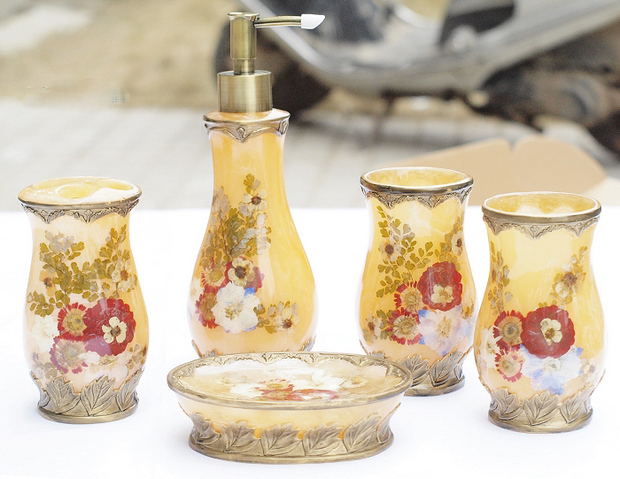 �Ҿ���Ʒ15�����֬�l(w��i)ԡ�׼�