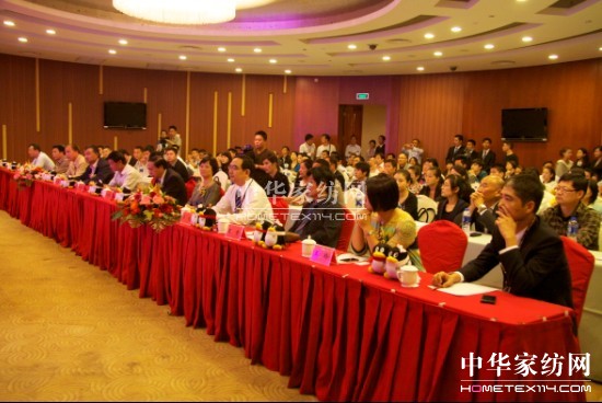 名媛蘿莉群芳爭艷•時代百貨引領(lǐng)時尚