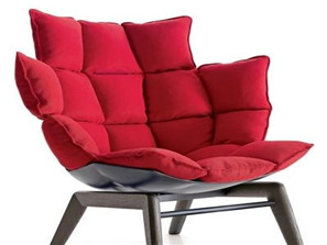 酒紅小比例點(diǎn)睛配色 提亮暖冬主題