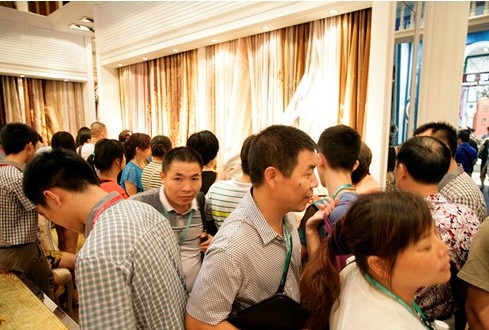 ���ڼҼ�չ���Wҫ�ҾӉ�ʢ�r�Iδ��