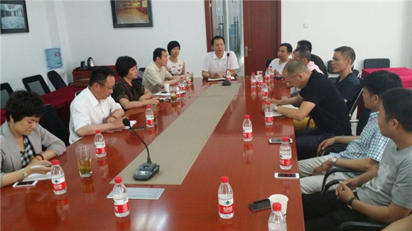 �Ҽ��f(xi��)���I��ǰ�����ˇ��H�������{��