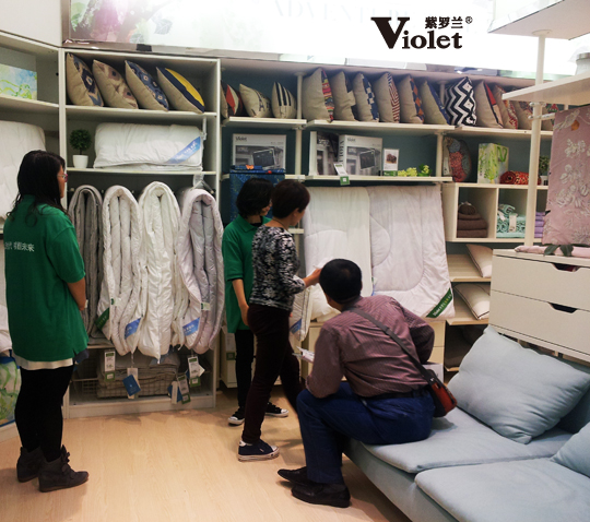 ���_�m2015������Ʒӆ؛��(hu��)���e��һ������C(j��)ɭ��