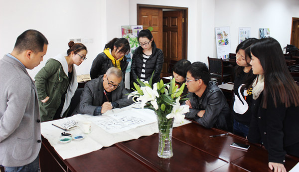 �Ҽ�ɫ�ʑ��ú����L�OӋ��Ӗ���A�M�Y(ji��)��