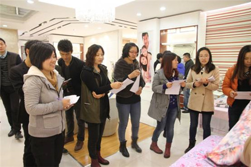 HOdo�t���Ҽ�2015�괺����Ʒ�u(p��ng)������(d��ng)