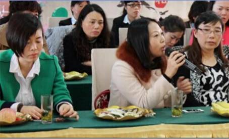 ˍuҼ2015Ʒbp(hu)߽(jng)N(xio)Մ(hu)AM(mn)Y(ji)