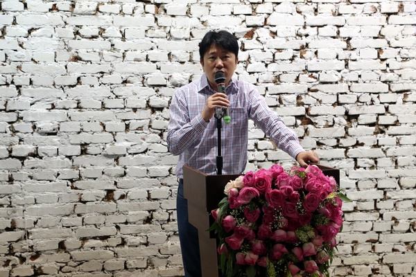 `Ҋ----FEELINGƷưl(f)ڱHˇg(sh)@^(q)e