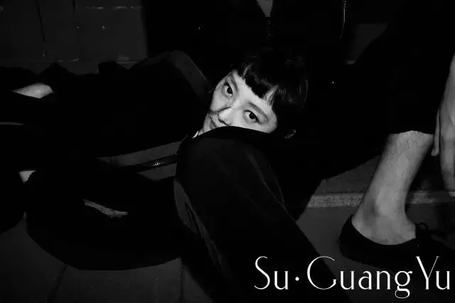 rO(sh)ӋRFASHIONSHOWCASEzɞ麼ݕrƽ_