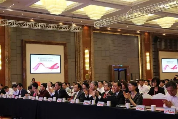 r(sh)пƼcf(xi)ͬ(chung)¡  Ї(gu)bI(y)һ(dng)ߺϽzI֮·a(chn)I(y)(du)ӕ(hu)ϵ