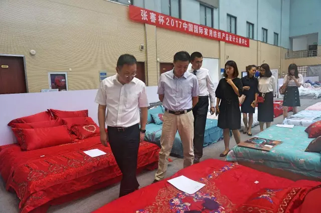 Ҹζϯͨ300Ҽa(chn)ƷŮʣ