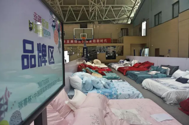 Ҹζϯͨ300Ҽa(chn)ƷŮʣ