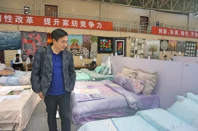 Ҹζϯͨ300Ҽa(chn)ƷŮʣ