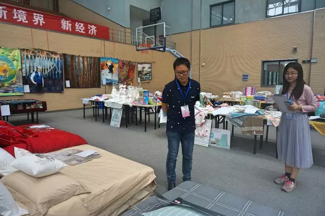 Ҹζϯͨ300Ҽa(chn)ƷŮ