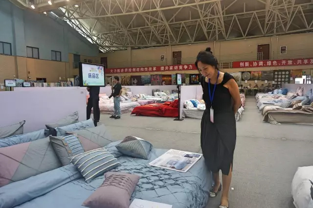 Ҹζϯͨ300Ҽa(chn)ƷŮ