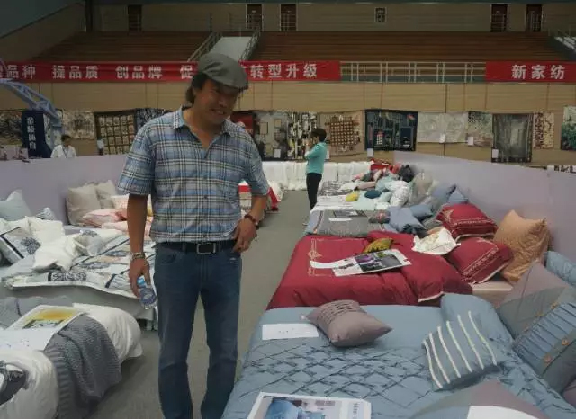 Ҹζϯͨ300Ҽa(chn)ƷŮʣ