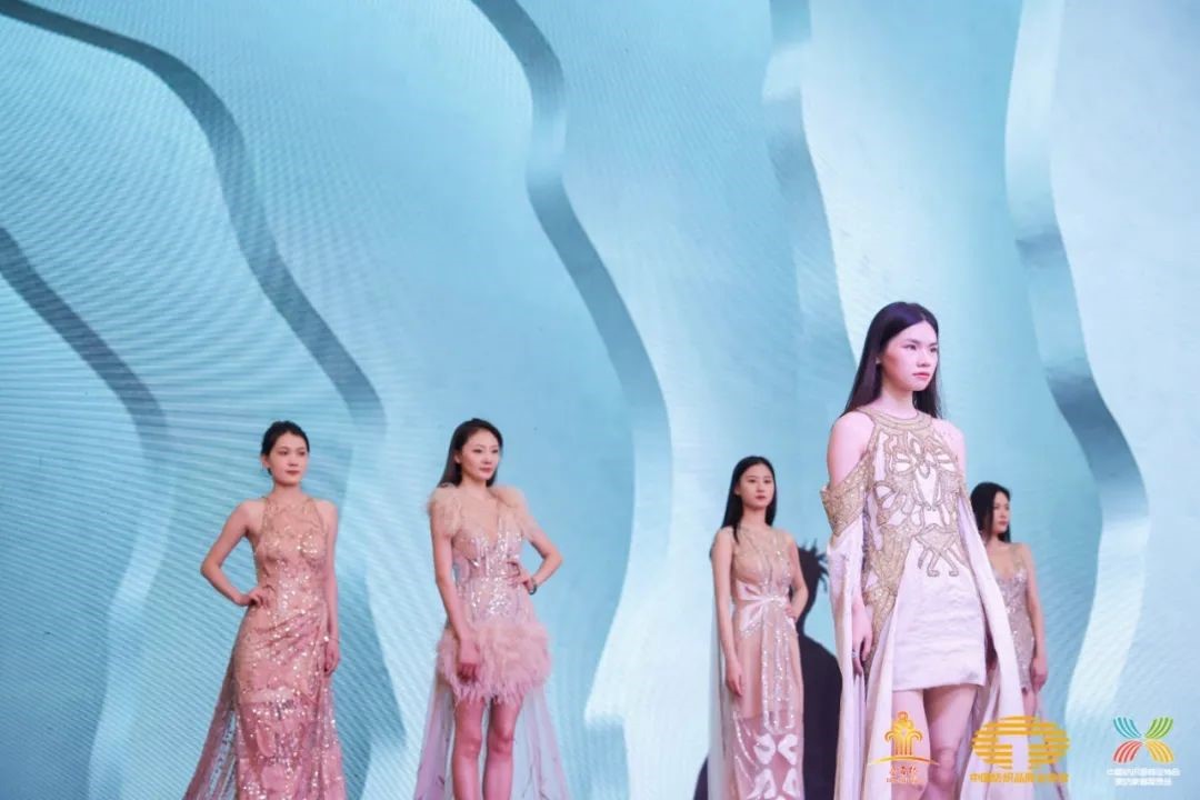 䁾֮͌·(sh)F(xin)|(zh)l(f)չ--2022Ї(yng)朴ͨ¡e