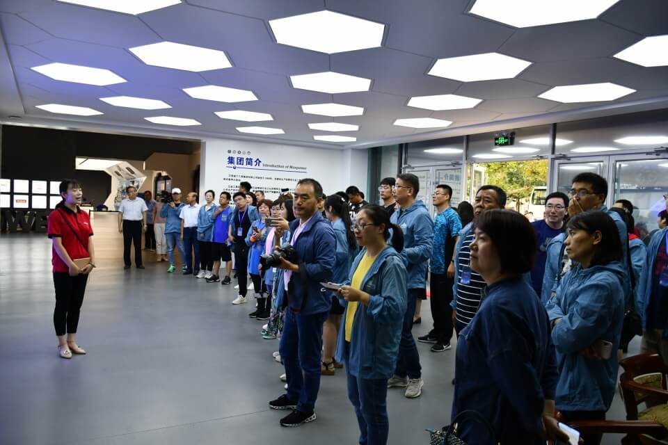 "全國百名主播、記者融媒體聯(lián)合采訪團(tuán)”走進(jìn)威力工具