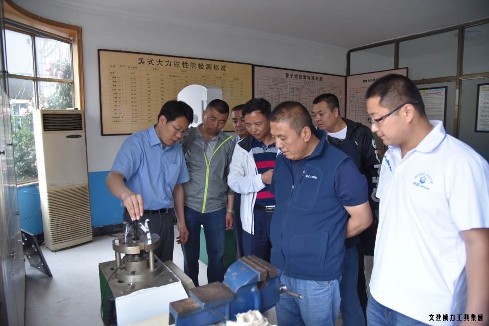 甘肅、青海優(yōu)秀經(jīng)銷商蒞臨威力集團(tuán)參觀考察(圖6)