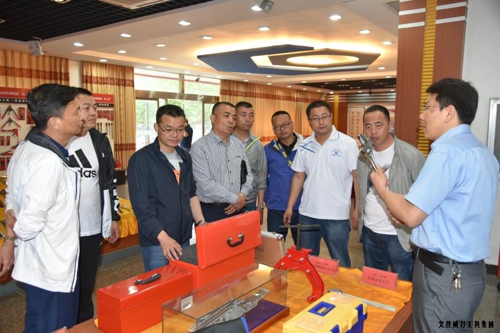 甘肅、青海優(yōu)秀經(jīng)銷商蒞臨威力集團(tuán)參觀考察(圖12)