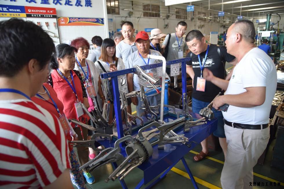 淄博參觀_04.jpg 祥鴻物資公司經銷商參觀威力集團(圖4)