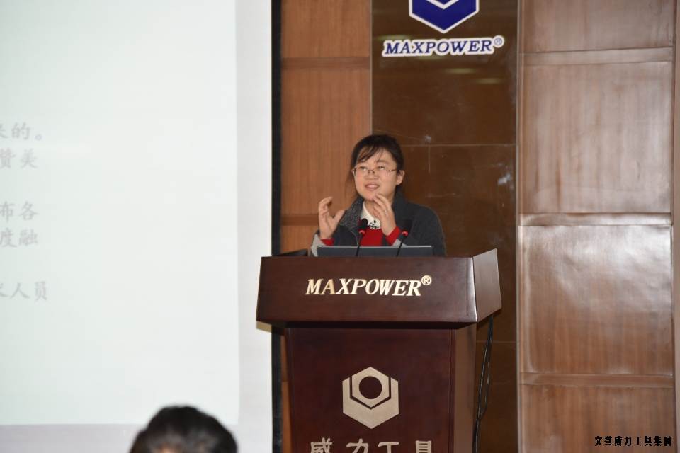 山東網(wǎng)記者采訪團_19.JPG “工匠精神 山東制造”全媒體采訪團蒞臨威力工具(圖16)